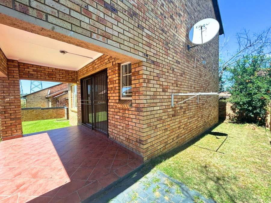 3 Bedroom Property for Sale in Amberfield Gauteng