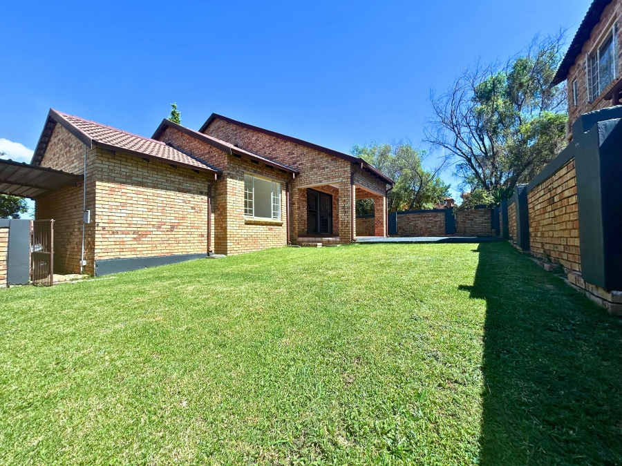 3 Bedroom Property for Sale in Amberfield Gauteng