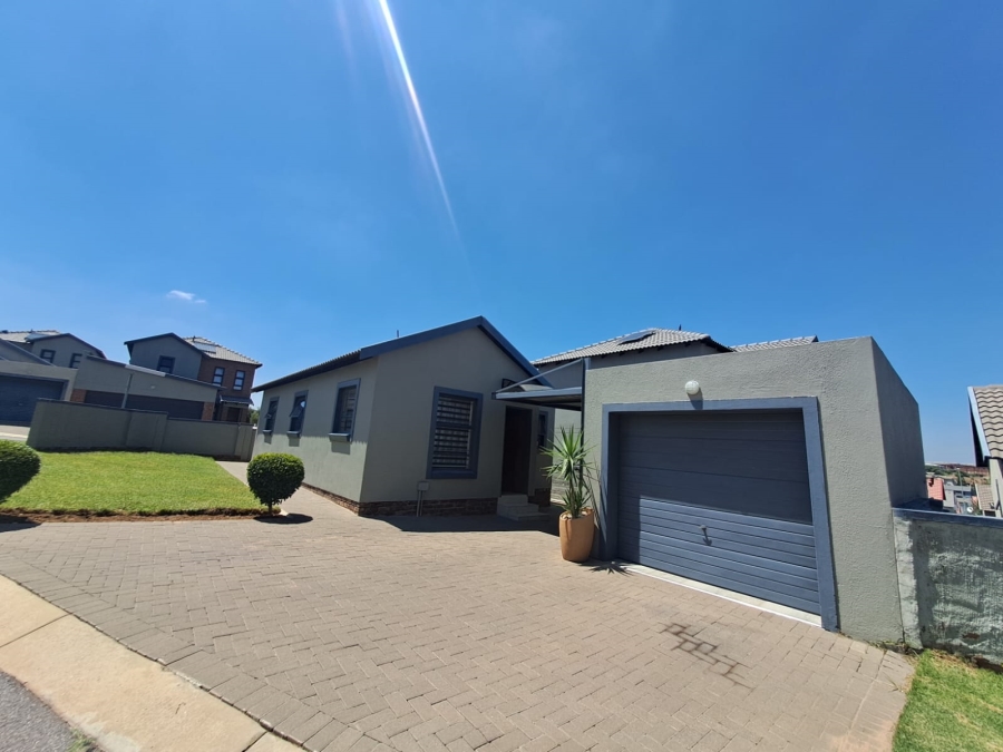3 Bedroom Property for Sale in Kosmosdal Gauteng