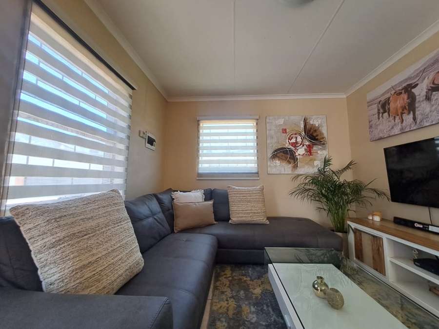 3 Bedroom Property for Sale in Kosmosdal Gauteng