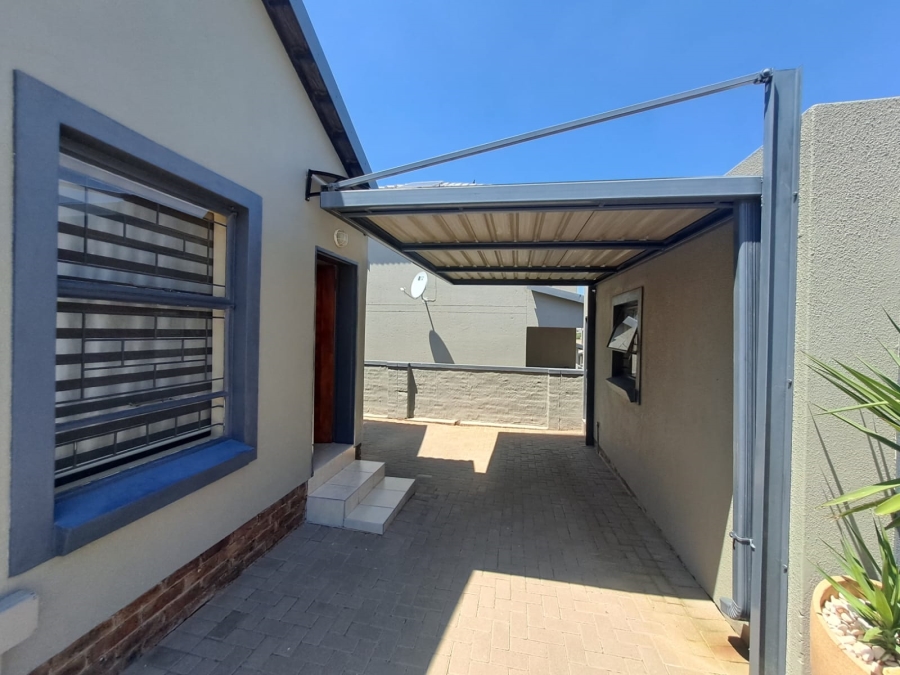 3 Bedroom Property for Sale in Kosmosdal Gauteng