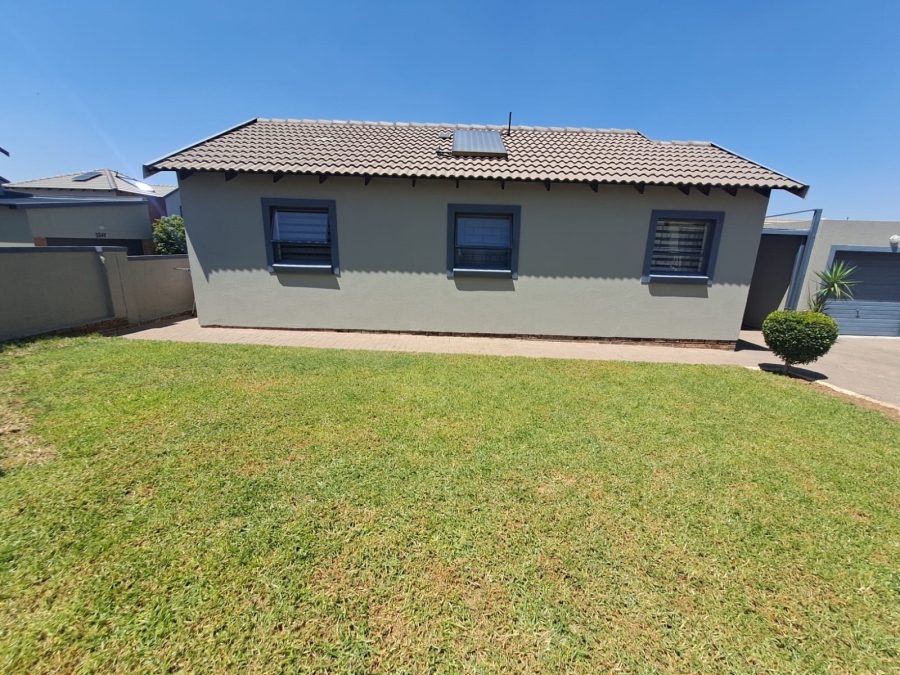 3 Bedroom Property for Sale in Kosmosdal Gauteng