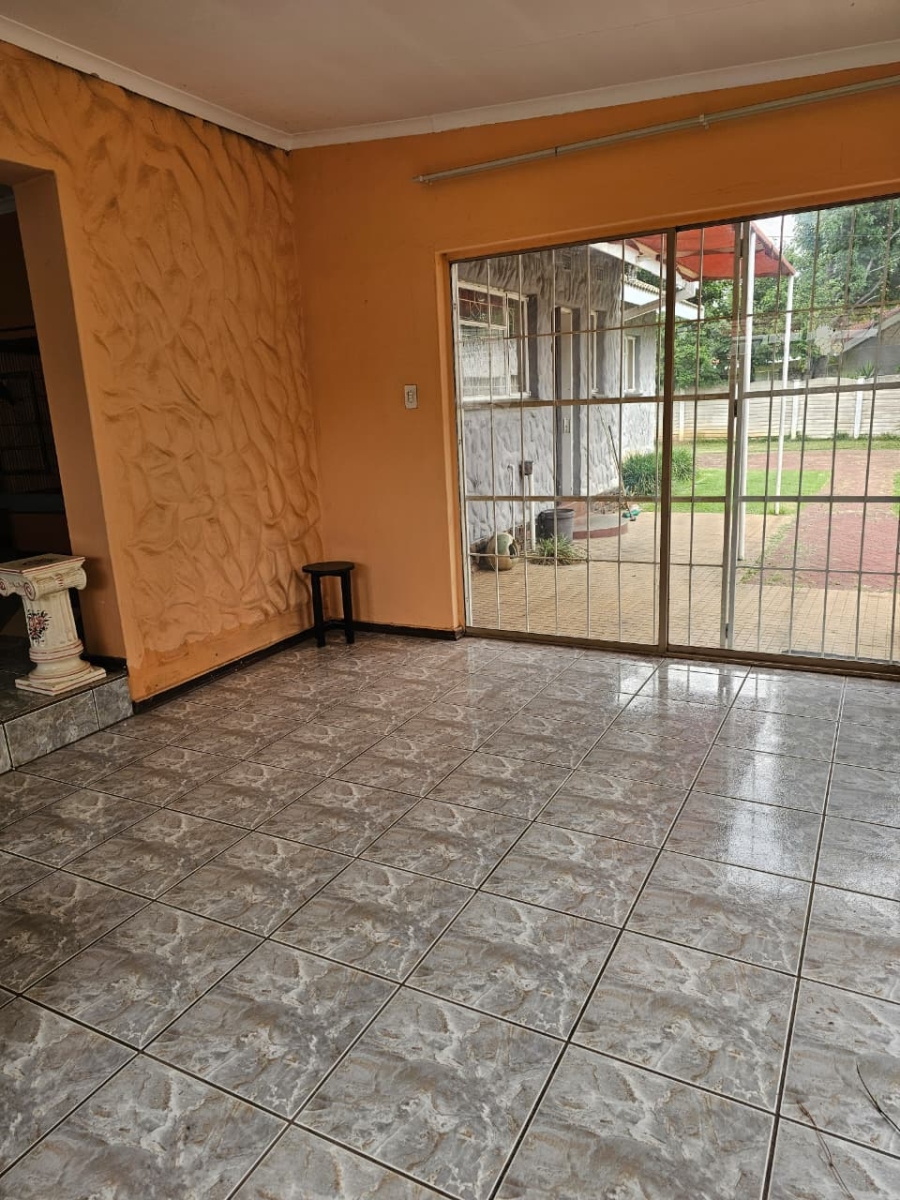To Let 3 Bedroom Property for Rent in Sonland Park Gauteng