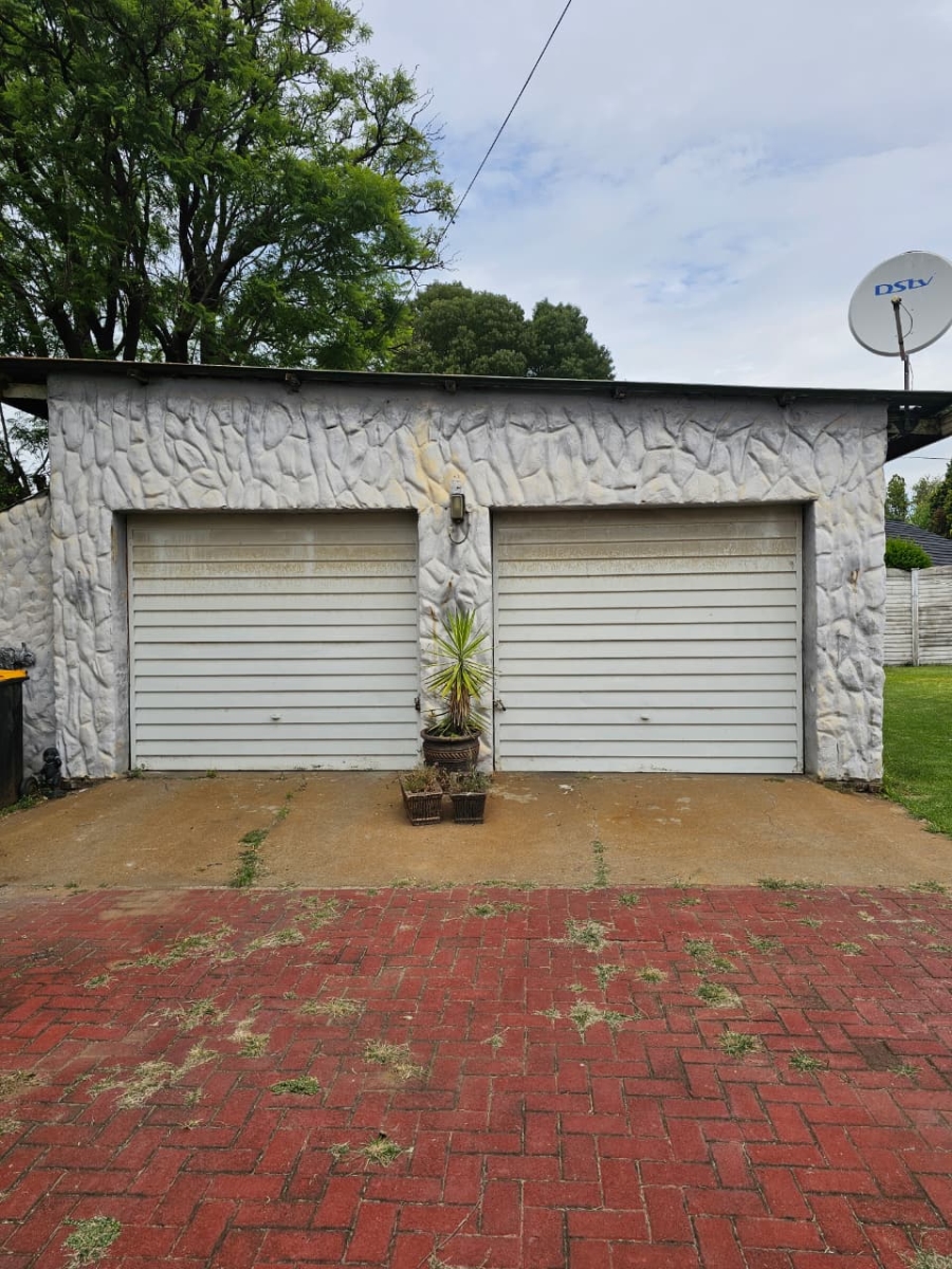 To Let 3 Bedroom Property for Rent in Sonland Park Gauteng