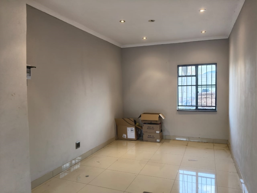 To Let commercial Property for Rent in Eldoraigne Gauteng
