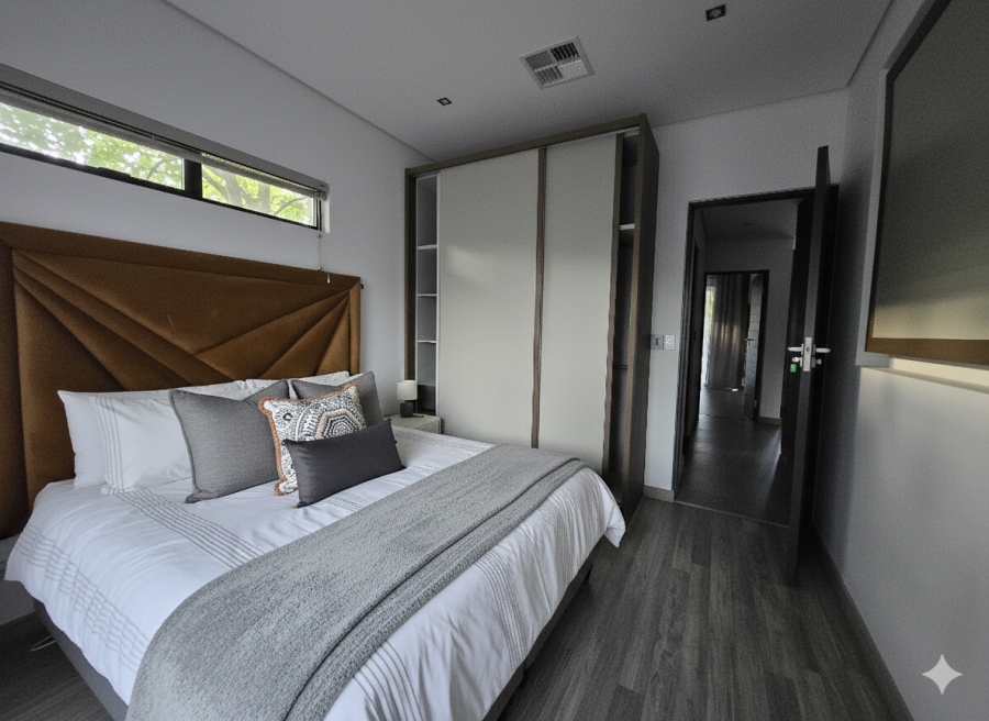 To Let 3 Bedroom Property for Rent in Rosebank Gauteng