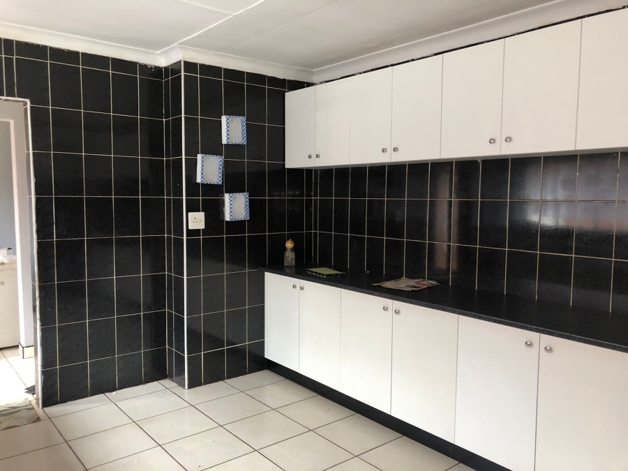 4 Bedroom Property for Sale in Erasmia Gauteng