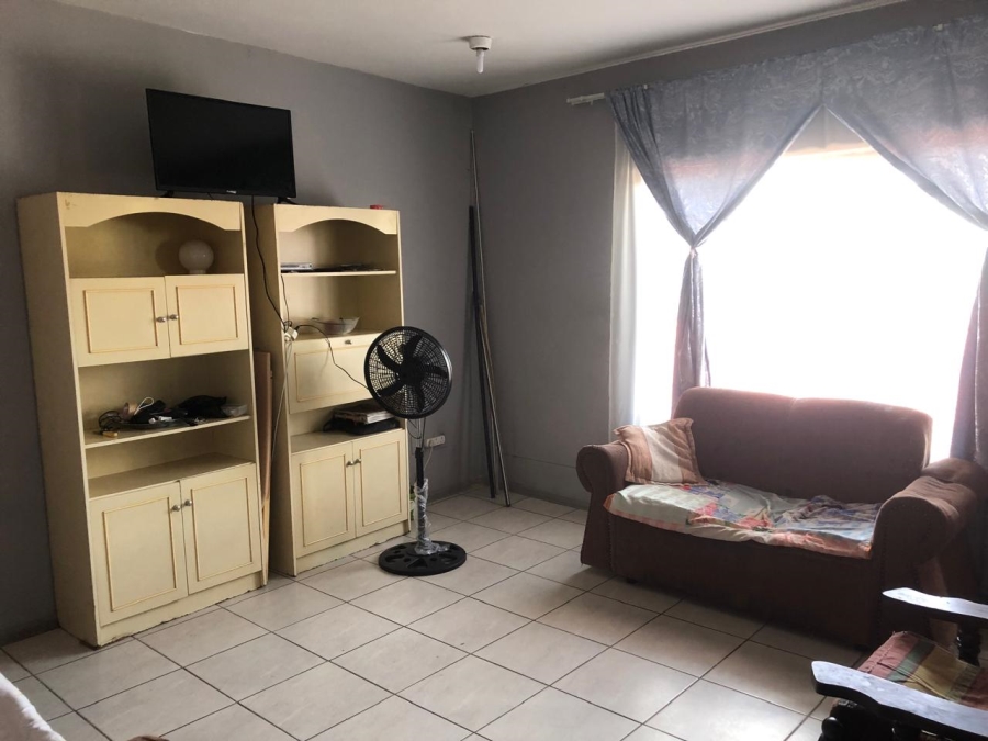 To Let 2 Bedroom Property for Rent in Laudium Gauteng