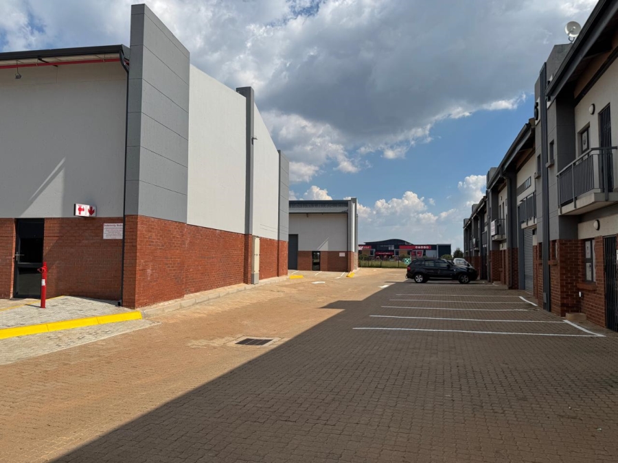 Commercial Property for Sale in Larrendale Gauteng