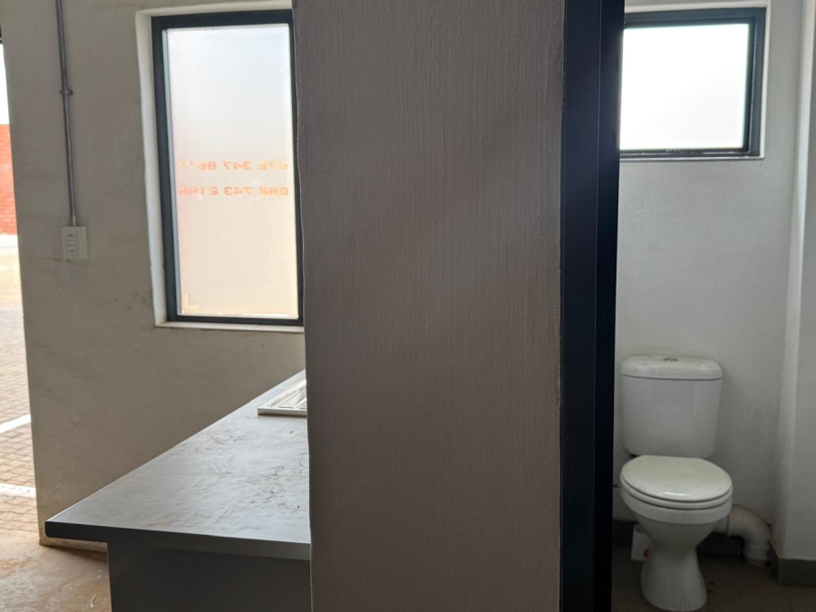 Commercial Property for Sale in Larrendale Gauteng