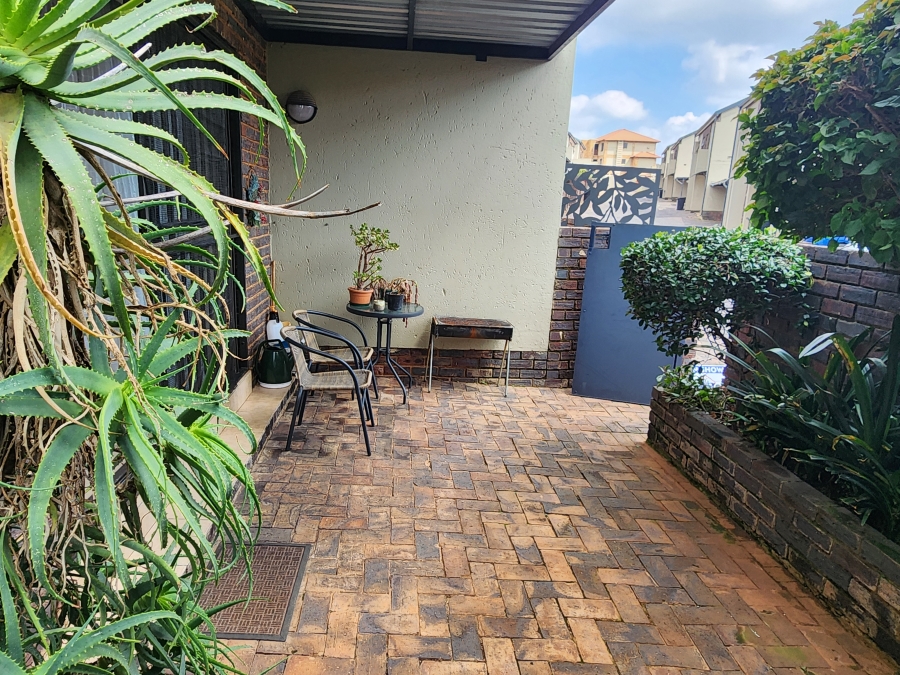 2 Bedroom Property for Sale in Sugar Bush Estate Gauteng