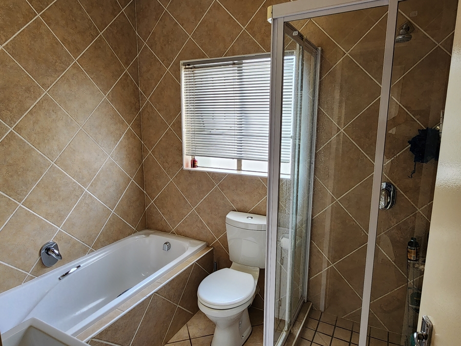 2 Bedroom Property for Sale in Sugar Bush Estate Gauteng