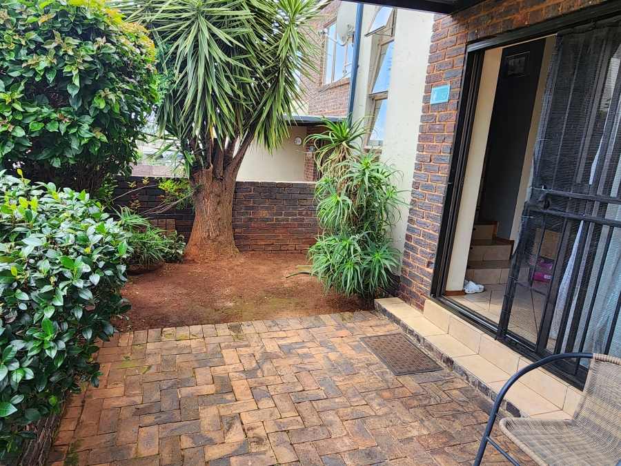 2 Bedroom Property for Sale in Sugar Bush Estate Gauteng