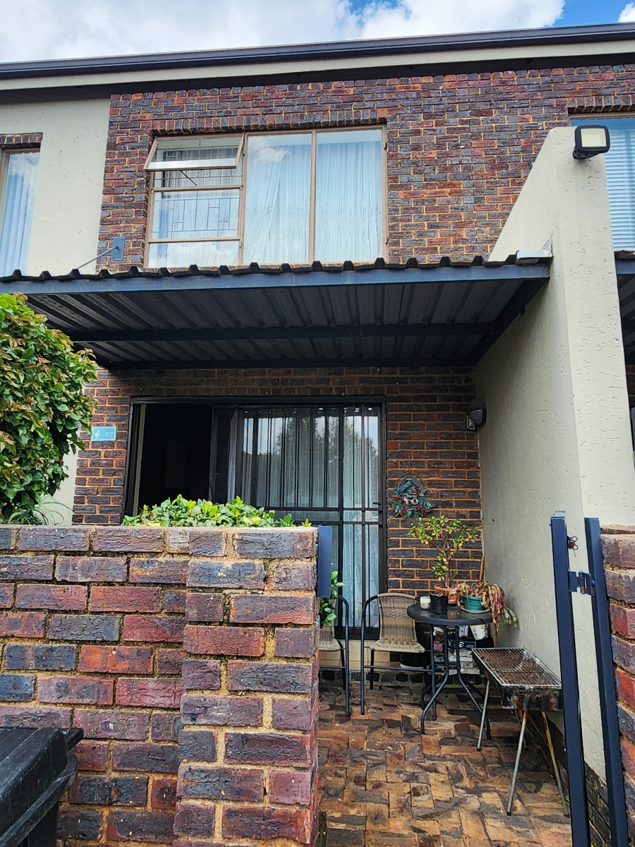 2 Bedroom Property for Sale in Sugar Bush Estate Gauteng