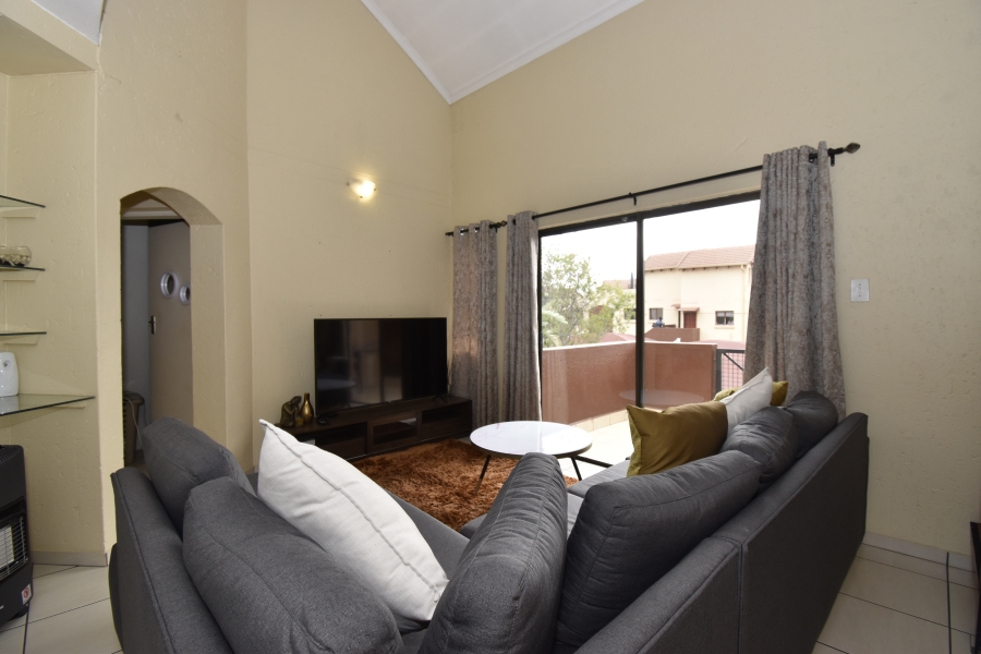 To Let 2 Bedroom Property for Rent in Bromhof Gauteng