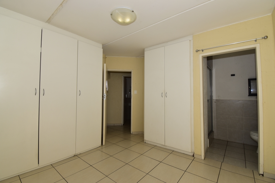 To Let 2 Bedroom Property for Rent in Bromhof Gauteng