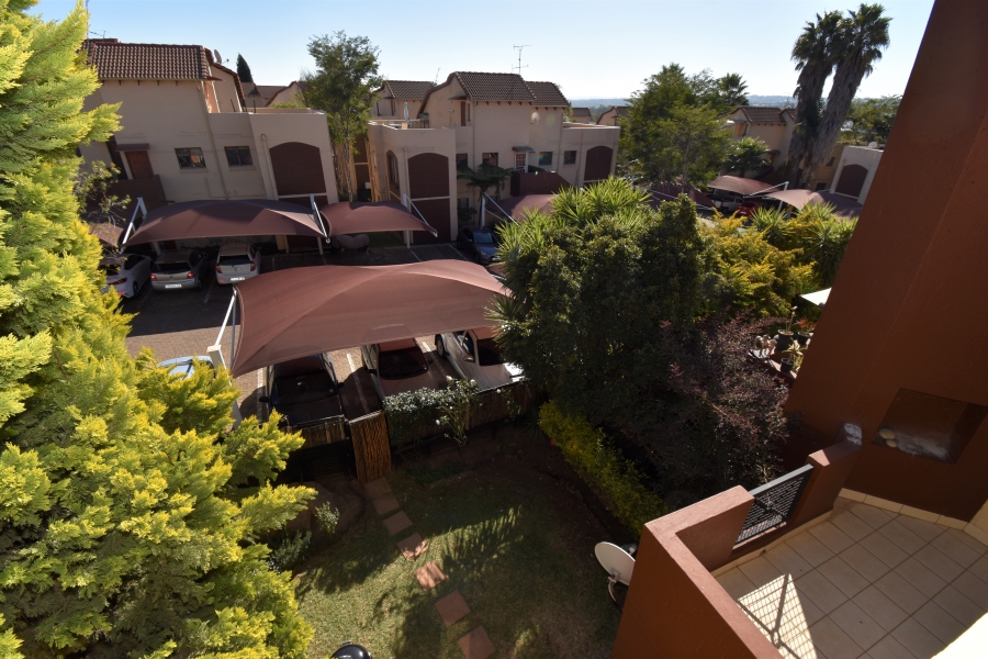 To Let 2 Bedroom Property for Rent in Bromhof Gauteng