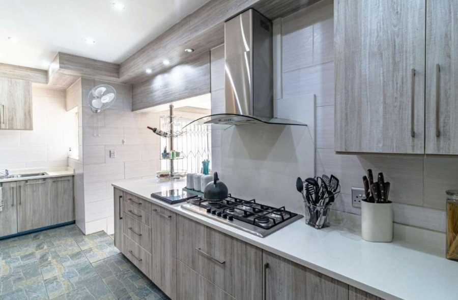 4 Bedroom Property for Sale in Randhart Gauteng