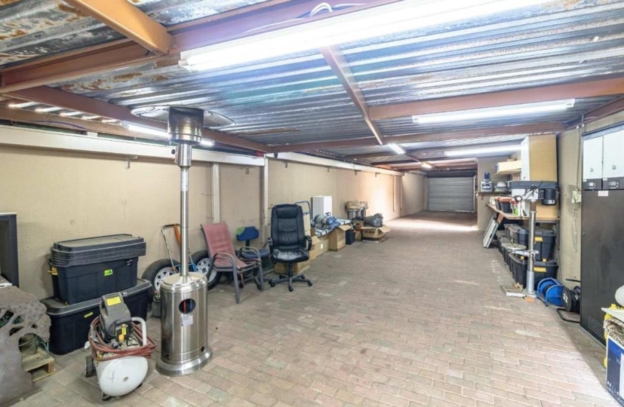 4 Bedroom Property for Sale in Randhart Gauteng