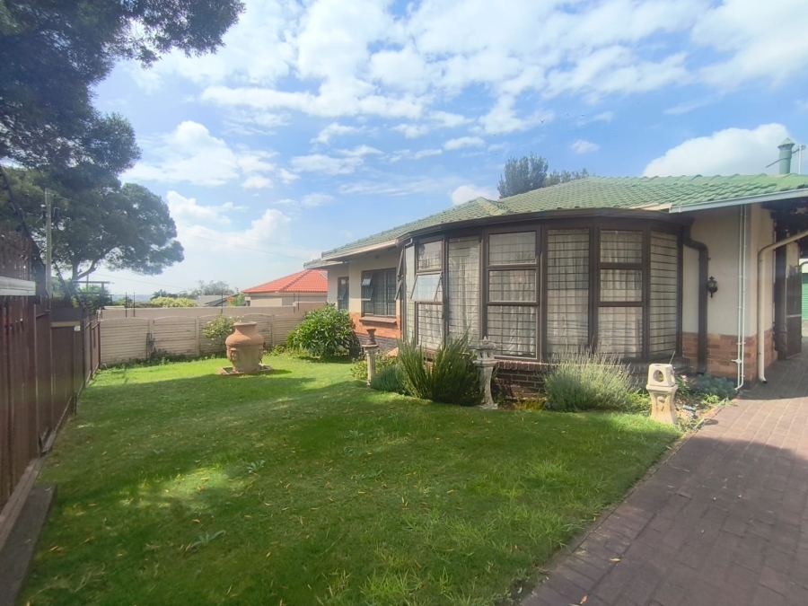 3 Bedroom Property for Sale in South Crest Gauteng
