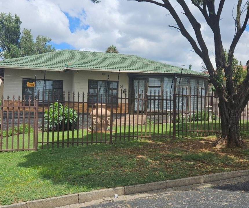 3 Bedroom Property for Sale in South Crest Gauteng