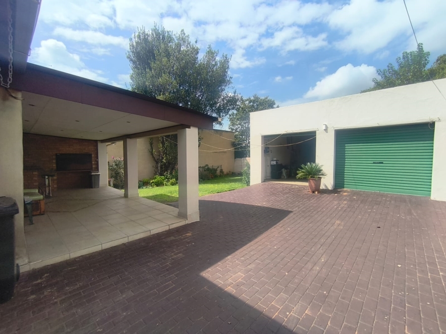 3 Bedroom Property for Sale in South Crest Gauteng