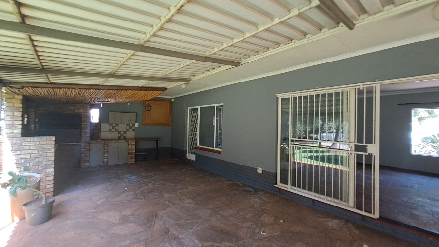 4 Bedroom Property for Sale in Meyerspark Gauteng