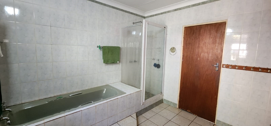 5 Bedroom Property for Sale in Winternest Gauteng