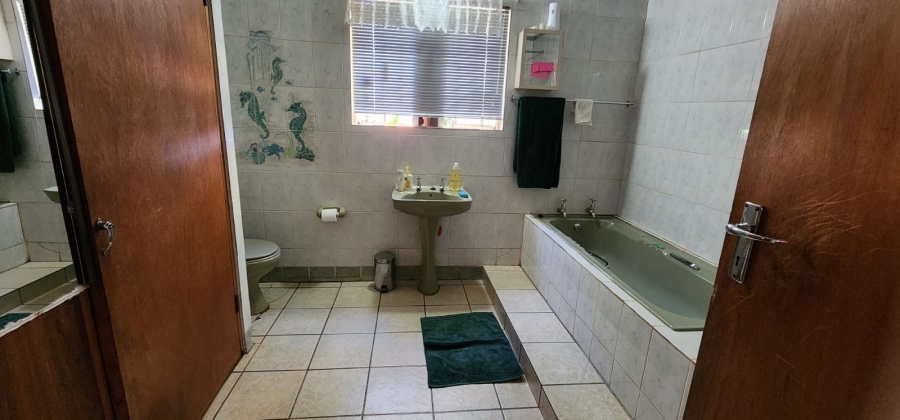 5 Bedroom Property for Sale in Winternest Gauteng