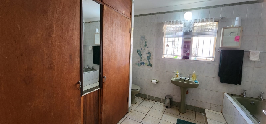 5 Bedroom Property for Sale in Winternest Gauteng