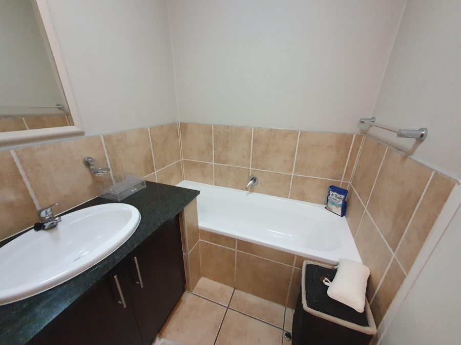 To Let 2 Bedroom Property for Rent in Morningside Gauteng