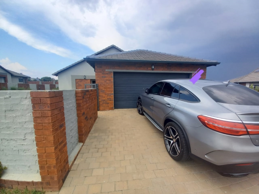 3 Bedroom Property for Sale in Amberfield Gauteng