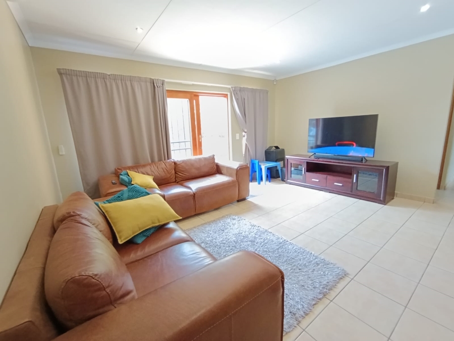 2 Bedroom Property for Sale in Kosmosdal Gauteng