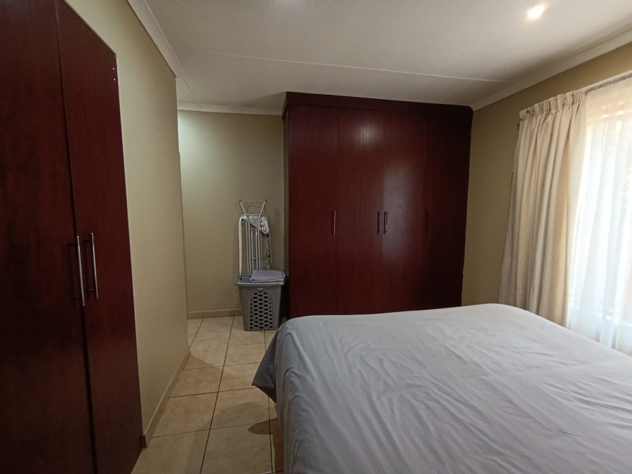 2 Bedroom Property for Sale in Kosmosdal Gauteng