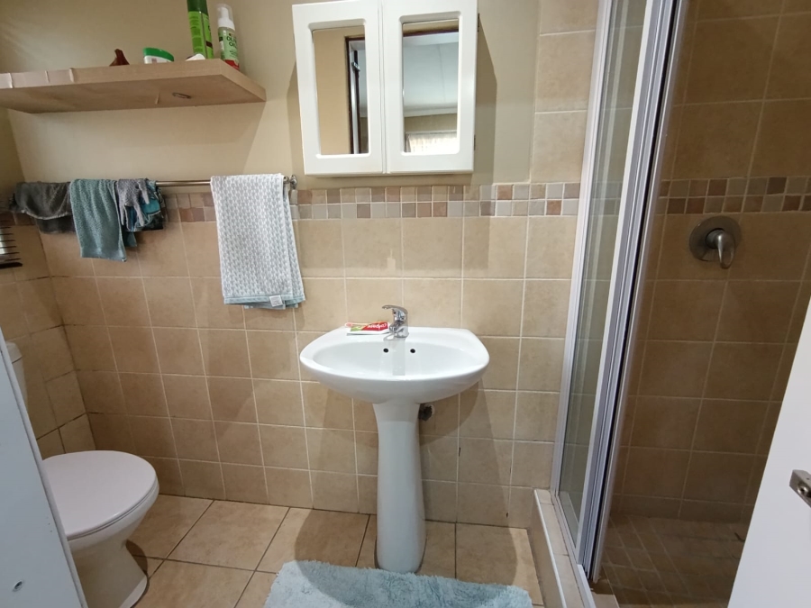 2 Bedroom Property for Sale in Kosmosdal Gauteng