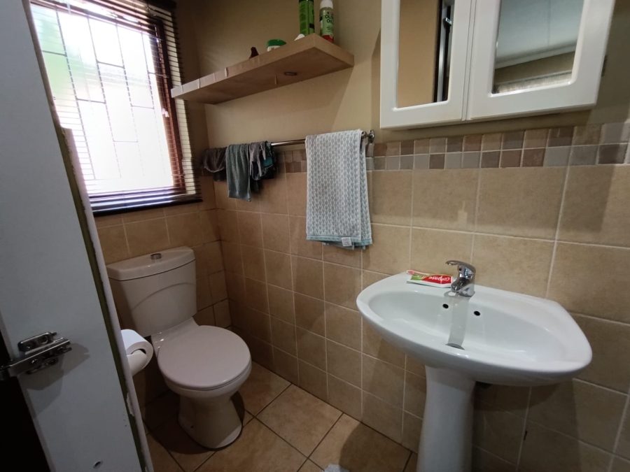 2 Bedroom Property for Sale in Kosmosdal Gauteng