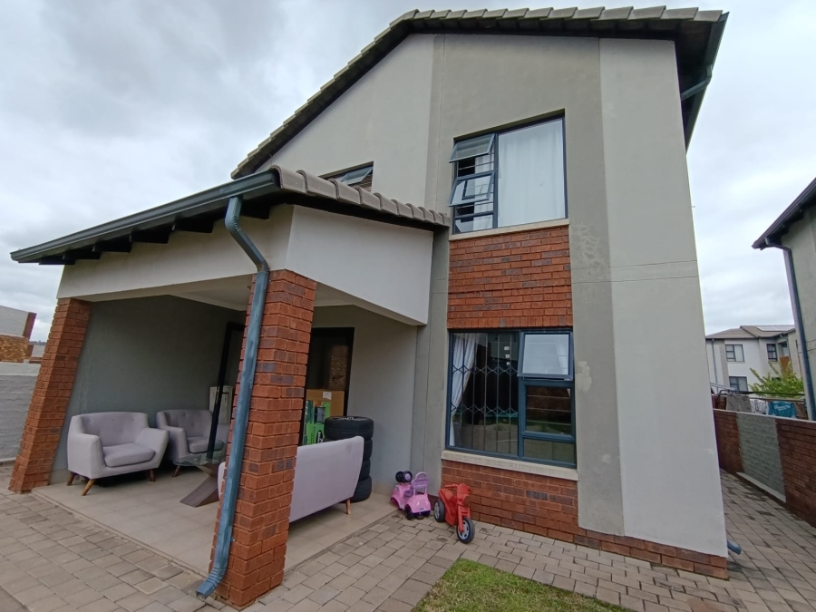 3 Bedroom Property for Sale in Amberfield Gauteng