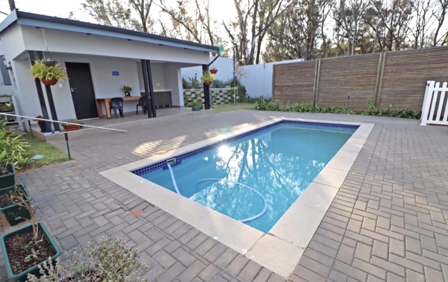 2 Bedroom Property for Sale in Bryanston Gauteng