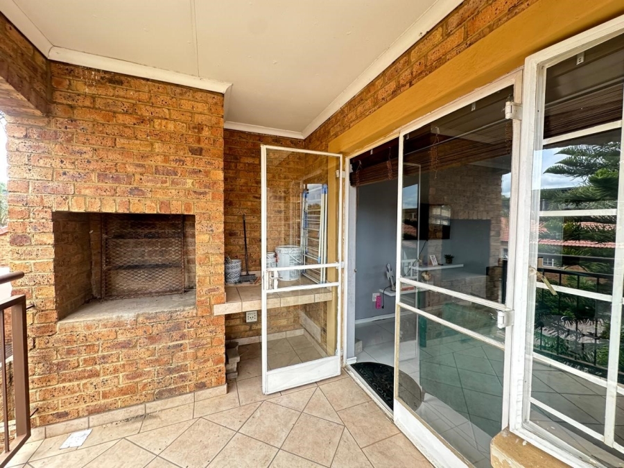 2 Bedroom Property for Sale in Monavoni Gauteng