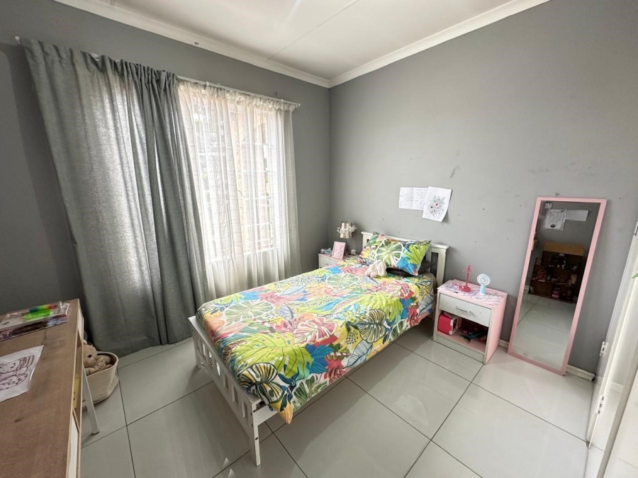 2 Bedroom Property for Sale in Monavoni Gauteng
