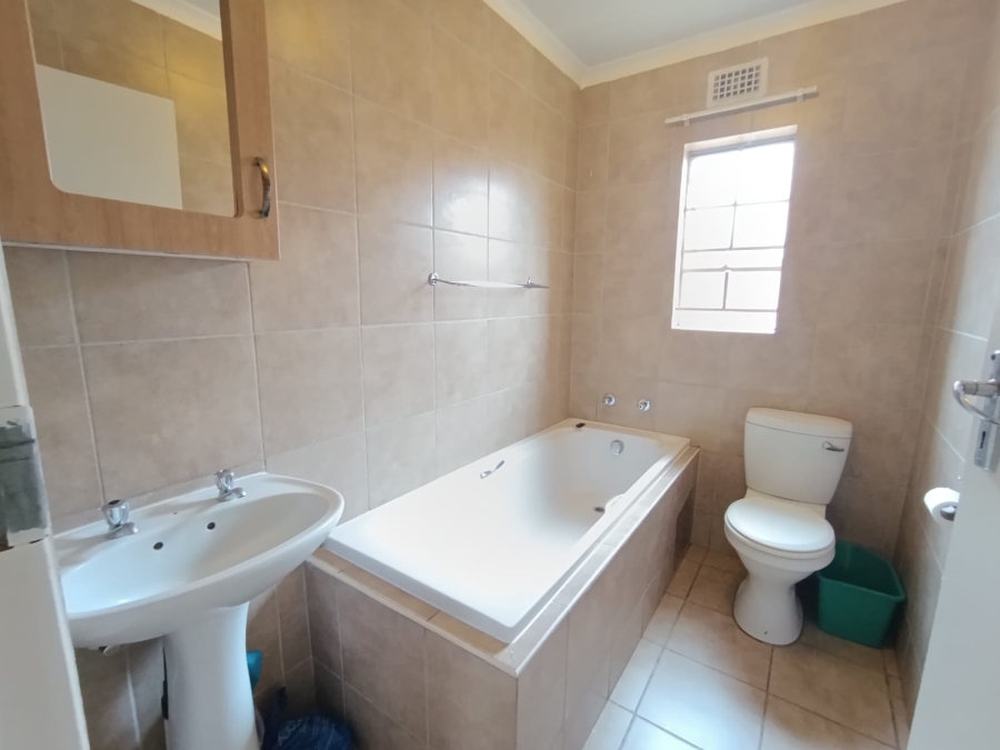 3 Bedroom Property for Sale in Olievenhoutbosch Gauteng