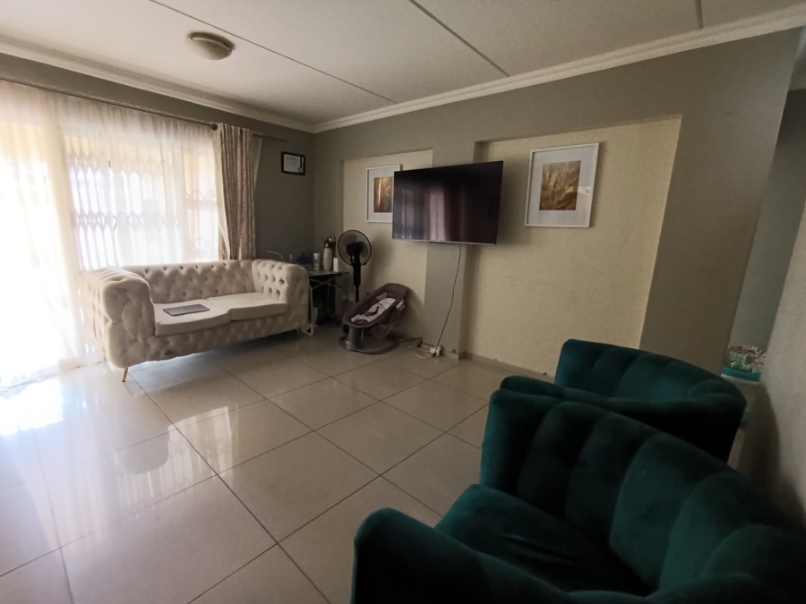 To Let 3 Bedroom Property for Rent in Clubview Gauteng