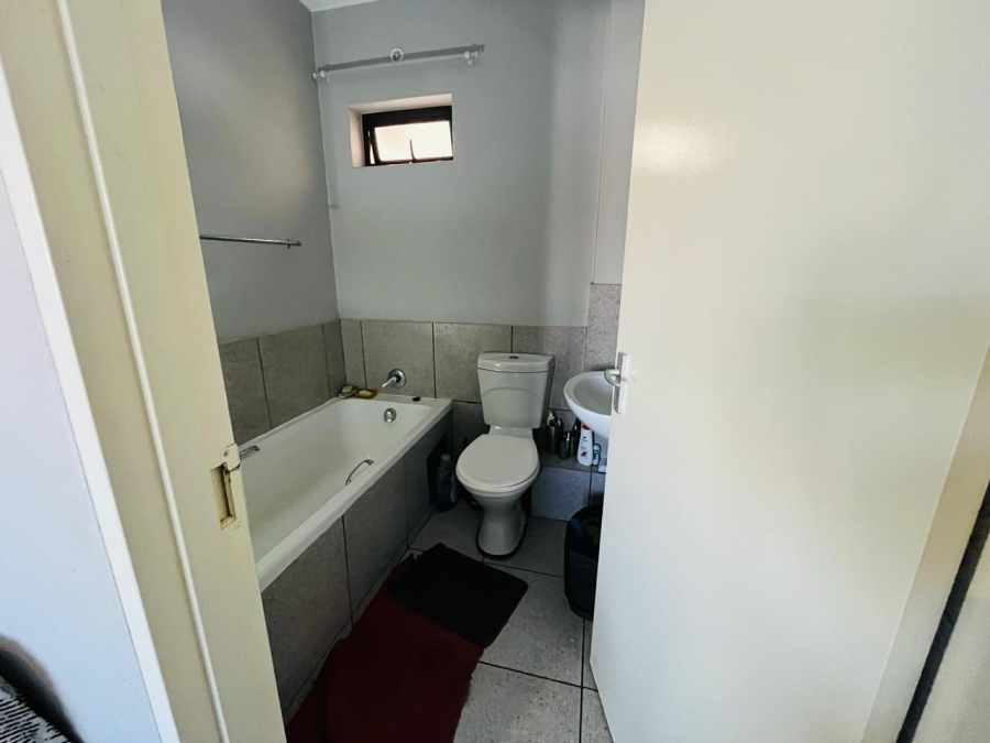 To Let 1 Bedroom Property for Rent in Riverside View Gauteng