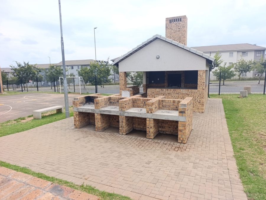 To Let 1 Bedroom Property for Rent in Riverside View Gauteng