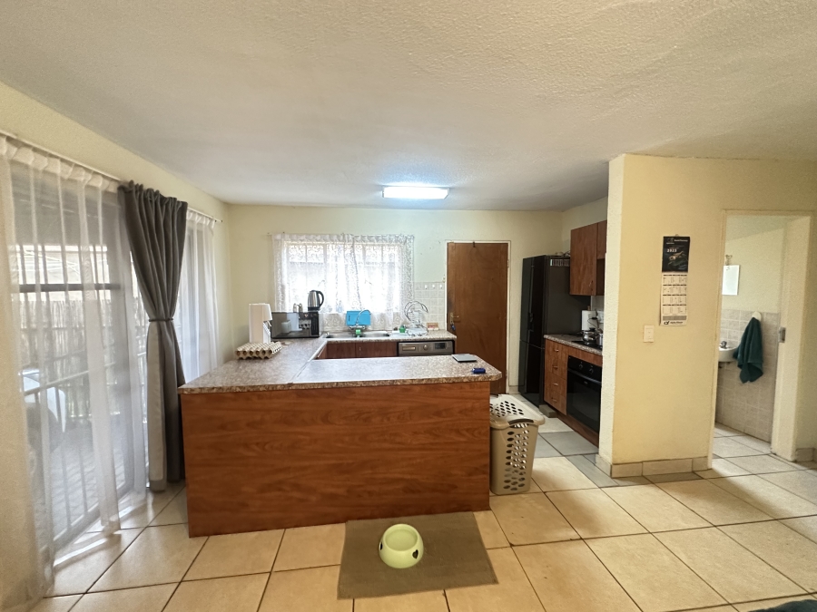 2 Bedroom Property for Sale in Kosmosdal Gauteng