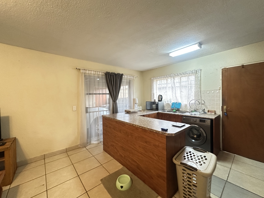 2 Bedroom Property for Sale in Kosmosdal Gauteng