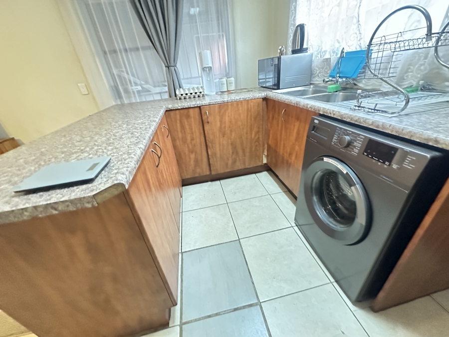 2 Bedroom Property for Sale in Kosmosdal Gauteng