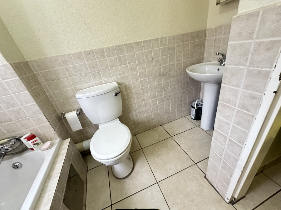 2 Bedroom Property for Sale in Kosmosdal Gauteng