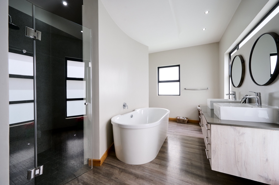 4 Bedroom Property for Sale in Copperleaf Estate Gauteng