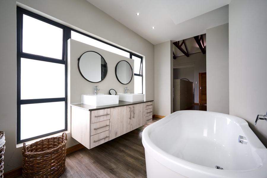 4 Bedroom Property for Sale in Copperleaf Estate Gauteng